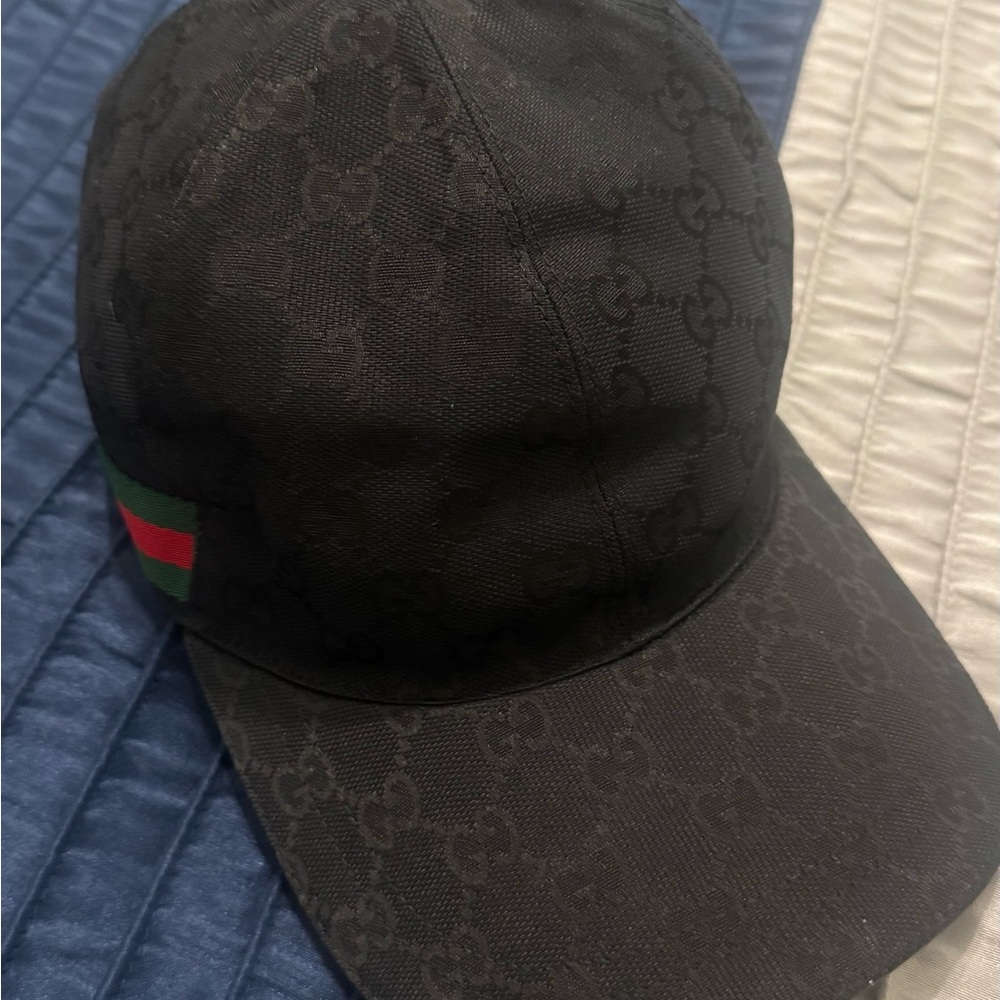 Gucci Black Cap with Green and Red Stripe